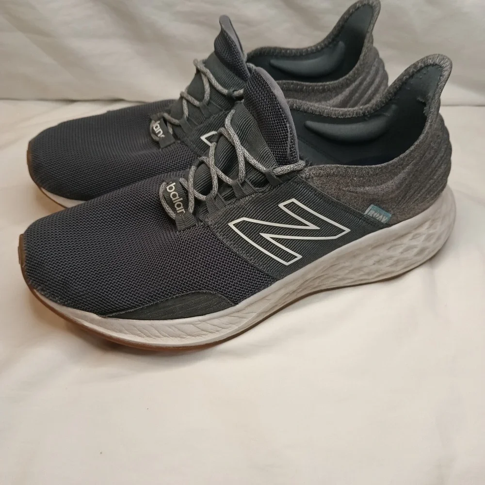 Men's Size 11 - New Balance Fresh Foam Roav Lead Light Aluminum